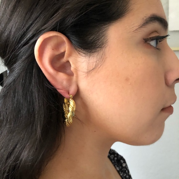 CHURRO TWIST Hoop Earrings in Miel/Gold 🥖 - Picture 2 of 3